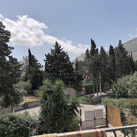 Camera Vicino L'Aeroporto Di Palermo 卡里尼 外观 照片