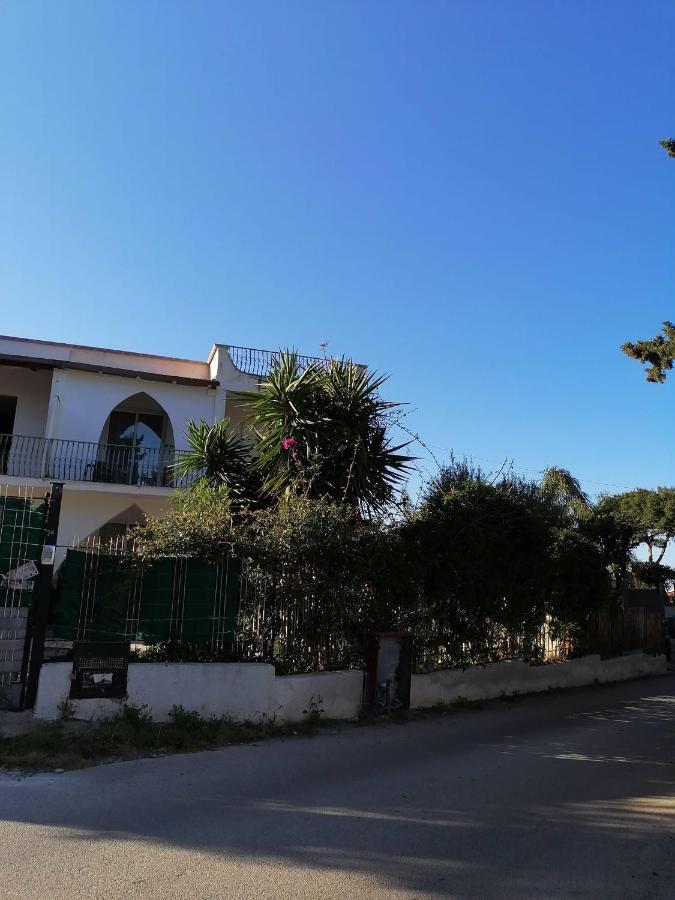 Camera Vicino L'Aeroporto Di Palermo 卡里尼 外观 照片