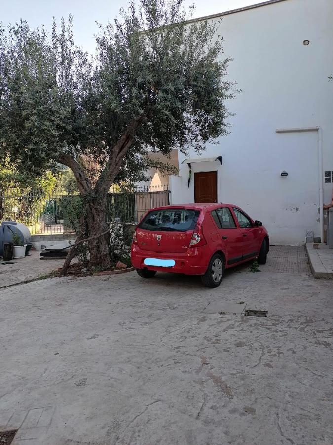 Camera Vicino L'Aeroporto Di Palermo 卡里尼 外观 照片