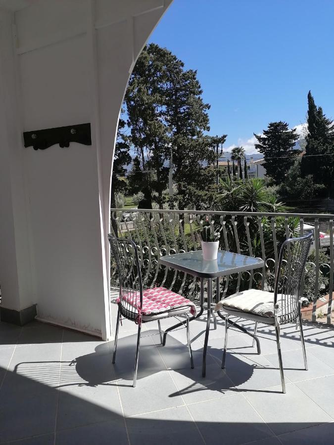 Camera Vicino L'Aeroporto Di Palermo 卡里尼 外观 照片